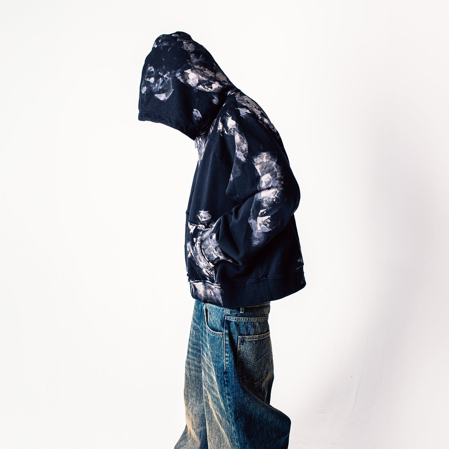 CLAY ZIP TRASHED HOODIE - BLACK